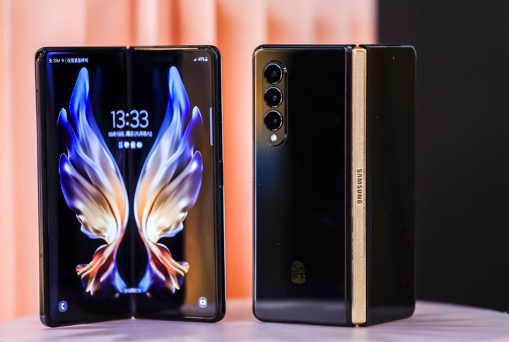 三星正式推出三星 W22 5G